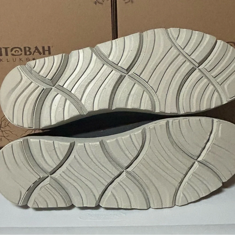 Manitobah men’s mesa